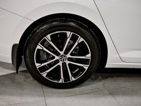 Used 2024 Volkswagen Jetta Sport image 40