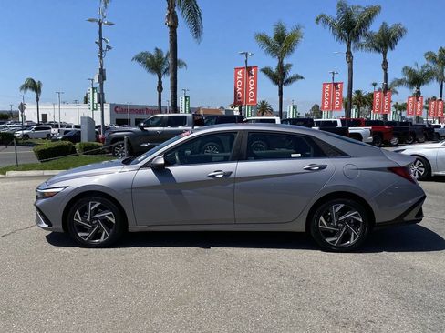 Used 2025 Hyundai Elantra SEL FWD image 36