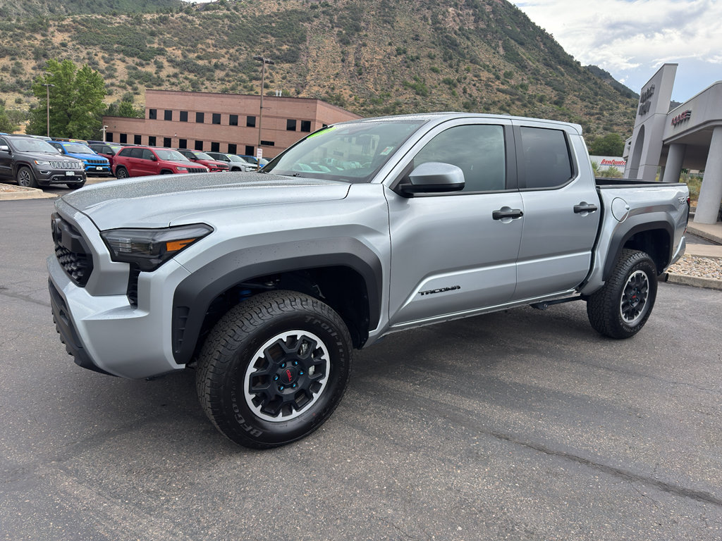 Used 2026 Toyota Tacoma TRD Off-Road AWD/4WD image 3