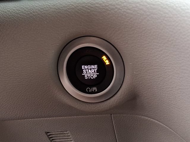 Used 2023 Chrysler Pacifica Touring-L FWD image 23