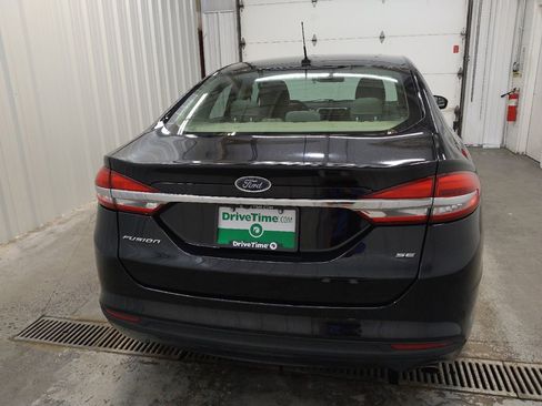 Used 2017 Ford Fusion SE w/ Fusion SE Technology Package FWD image 7