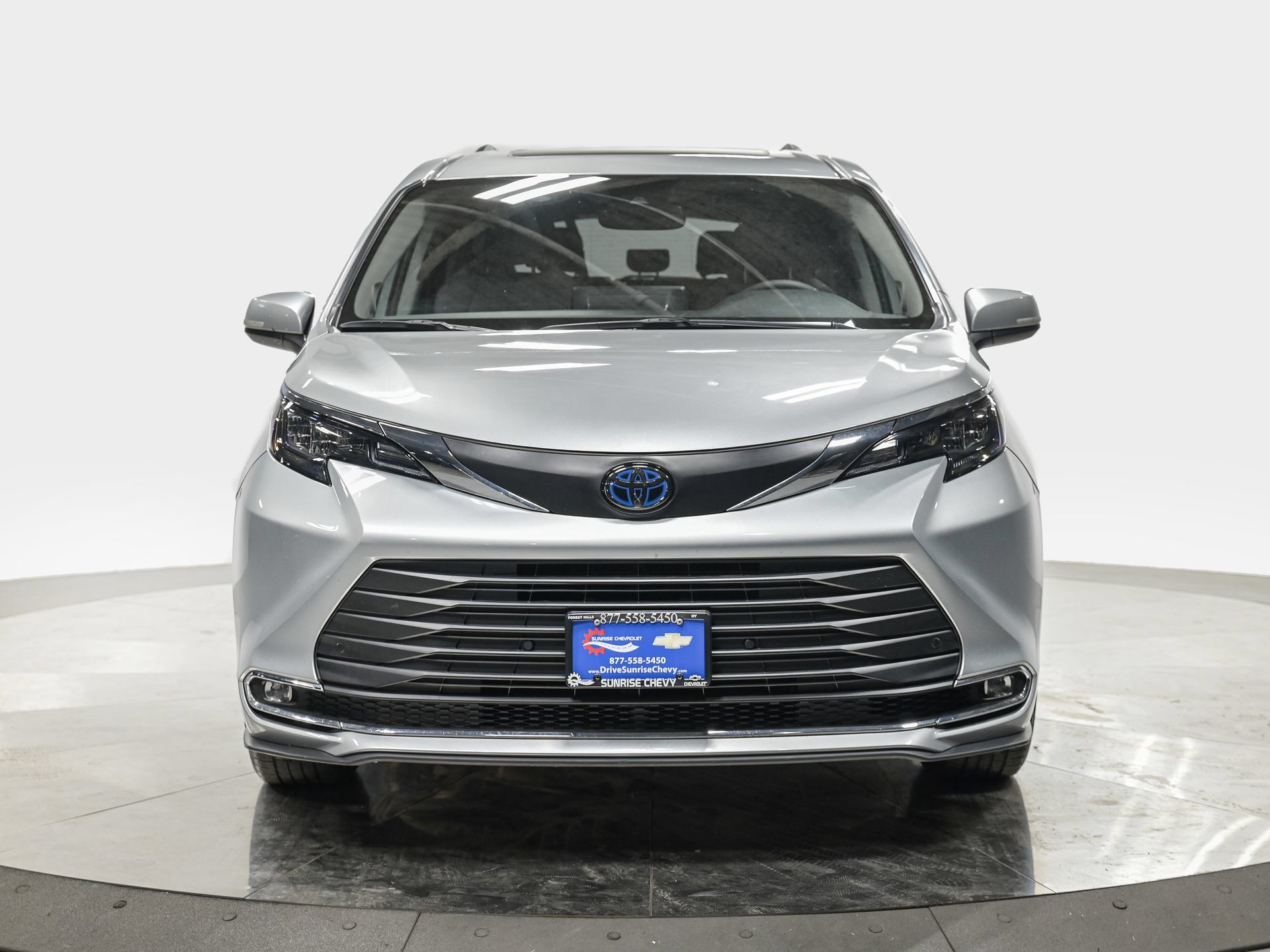 Used 2024 Toyota Sienna XLE w/ XLE Plus Package FWD image 10
