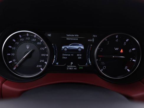 Used 2022 Maserati Levante Trofeo AWD/4WD image 11