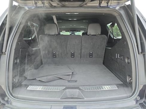 Used 2023 Chevrolet Suburban Premier image 15