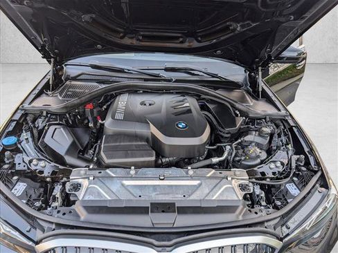 Used 2025 BMW 330i Sedan w/ Premium Package image 19