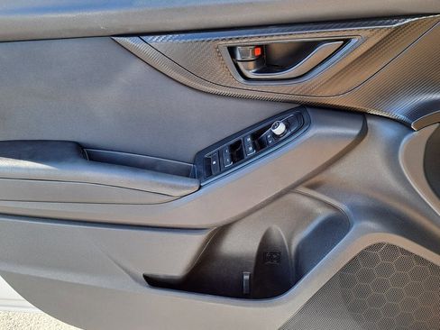 Used 2021 Subaru Crosstrek 2.0i Premium w/ Moonroof Package image 21