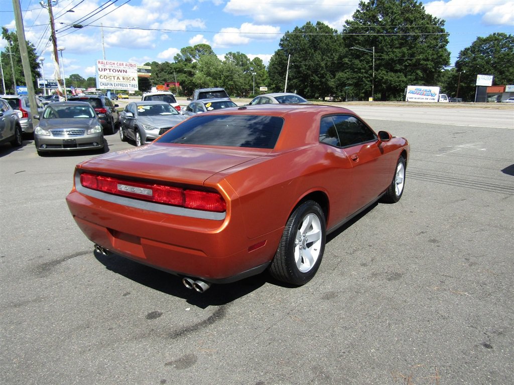 Used 2011 Dodge Challenger RWD image 6