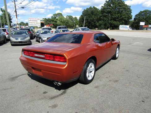 Used 2011 Dodge Challenger RWD image 6