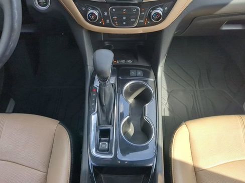 Used 2022 Chevrolet Equinox Premier FWD image 22