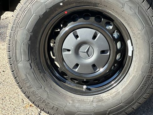 New 2025 Mercedes-Benz Sprinter 2500 image 32