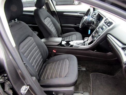 Used 2016 Ford Fusion SE FWD image 17