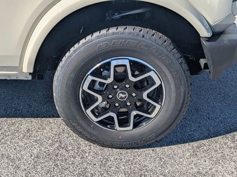 New 2025 Ford Bronco 4-Door image 11