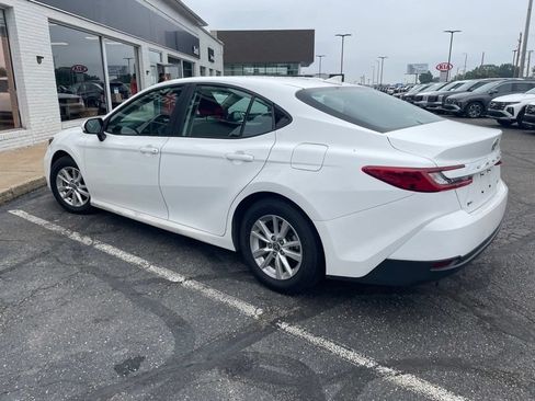Used 2025 Toyota Camry LE FWD image 4
