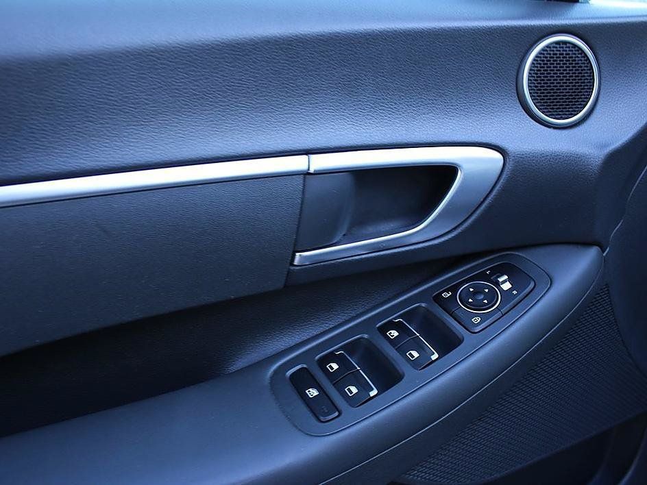 Used 2021 Hyundai Sonata SE FWD image 9