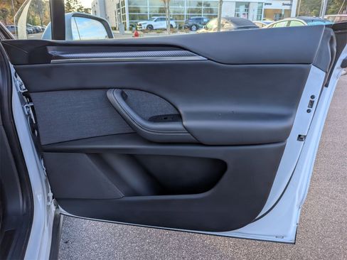 Used 2022 Tesla Model X Plaid image 35