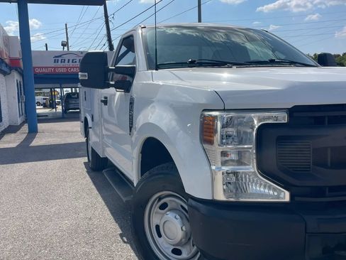 Used 2022 Ford F250 XL w/ Power Equipment Group RWD image 3