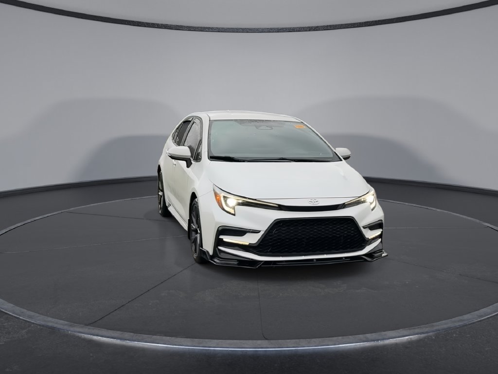 Used 2024 Toyota Corolla SE FWD image 3
