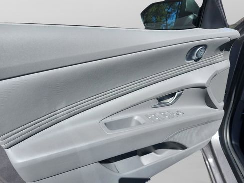 Certified 2023 Hyundai Elantra SEL w/ Convenience Package image 27