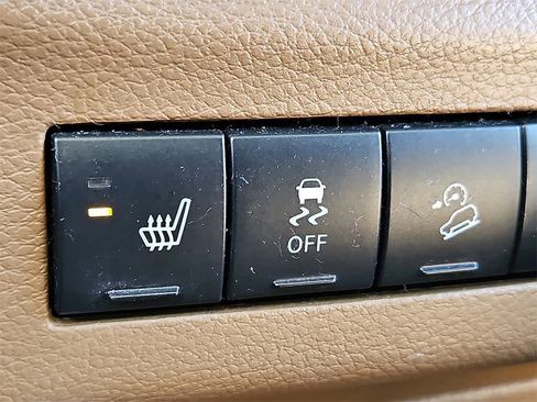 Used 2013 Jeep Wrangler Unlimited Sahara w/ Dual Top Group image 20