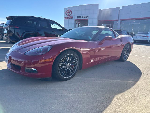 Used 2005 Chevrolet Corvette Coupe w/ Preferred Equipment Group RWD image 2