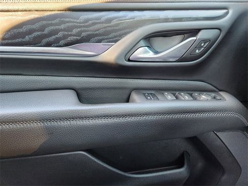 Used 2022 GMC Yukon XL Denali image 24