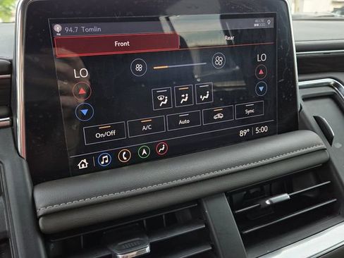 Used 2021 Chevrolet Tahoe Z71 w/ Rear Media and Nav Package AWD/4WD image 10