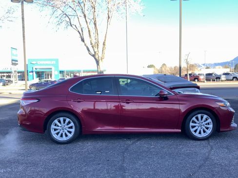 Used 2020 Toyota Camry LE image 24