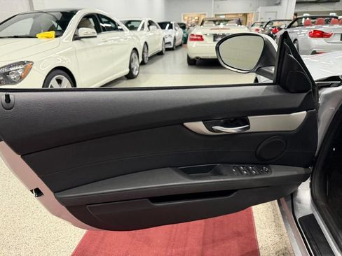 Used 2011 BMW Z4 sDrive30i RWD image 18