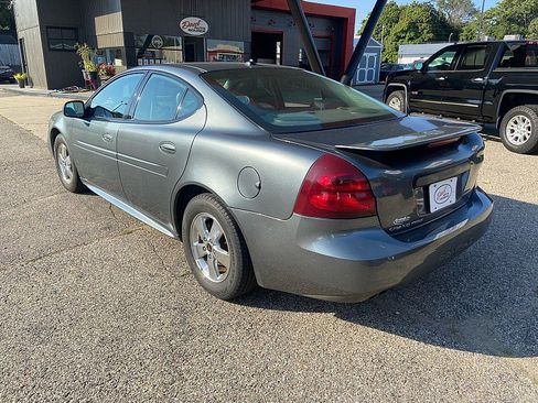 Used 2005 Pontiac Grand Prix GT w/ Leather Trim Package image 2