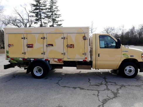Used 2021 Ford E-450 and Econoline 450 Super Duty image 5