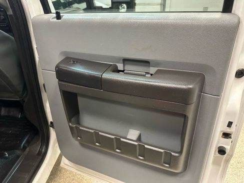 Used 2013 Ford F550 4x4 Crew Cab Super Duty w/ PWR Equipment Group image 13