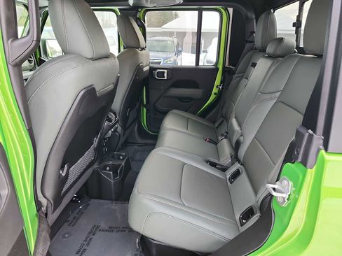 New 2026 Jeep Gladiator Mojave image 15