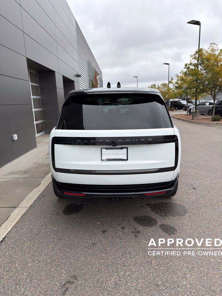 Used 2025 Land Rover Range Rover SE AWD/4WD image 6