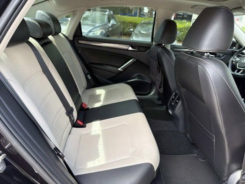 Used 2020 Volkswagen Passat 2.0T R-Line image 20