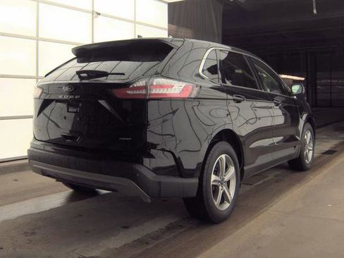 Used 2022 Ford Edge SEL w/ Convenience Package image 2