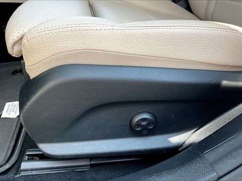 Used 2021 Mercedes-Benz C 300 4MATIC Sedan image 38