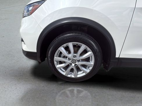 Used 2022 Nissan Rogue Sport SV w/ Technology Package image 13