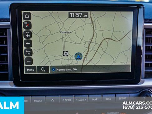 Used 2024 Hyundai Venue Limited image 35