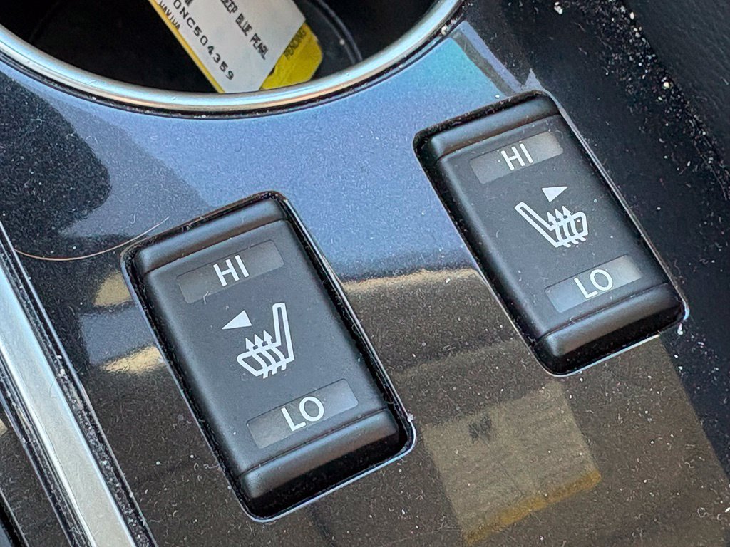 Used 2022 Nissan Maxima SV w/ Floor Mat Group FWD image 16