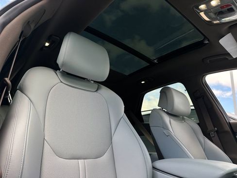 Used 2026 Genesis Electrified GV70 Advanced image 18