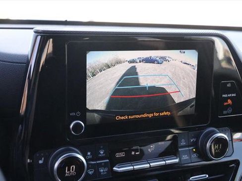 Certified 2024 Toyota Highlander XSE image 19