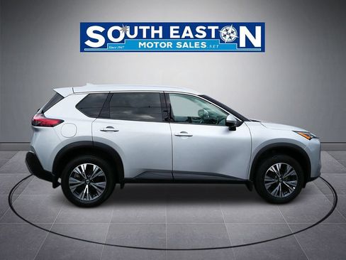 Used 2021 Nissan Rogue SV w/ Premium Package AWD/4WD image 8