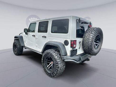 Used 2013 Jeep Wrangler Unlimited Sahara image 4