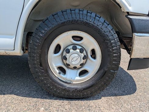 Used 2019 Chevrolet Express 3500 LT w/ LT Preferred Equipment Group RWD image 21
