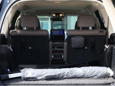 Used 2023 Lexus GX 460 Premium AWD/4WD image 8