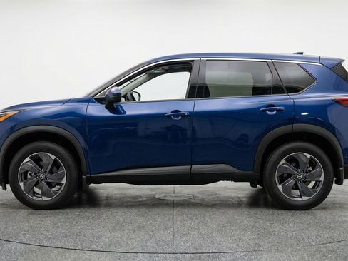 Used 2025 Nissan Rogue SV AWD/4WD image 5