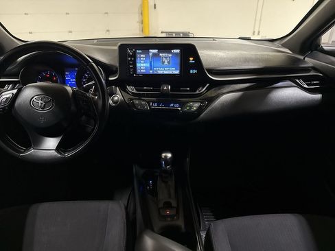 Used 2018 Toyota C-HR XLE FWD image 10
