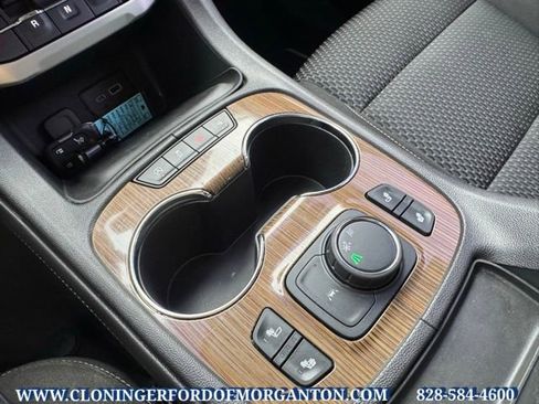 Used 2022 GMC Acadia SLE w/ Driver Convenience Package image 29