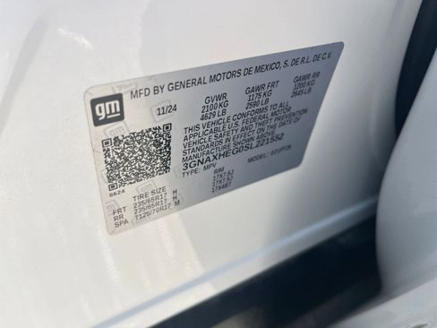 Used 2025 Chevrolet Equinox LT FWD image 29