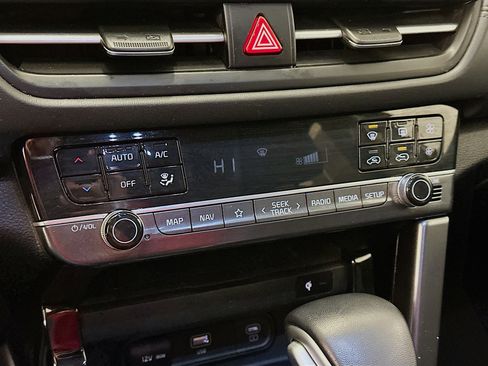 Used 2024 Kia Seltos EX image 24